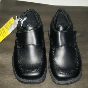 New Smart fit dress shoes for toddler